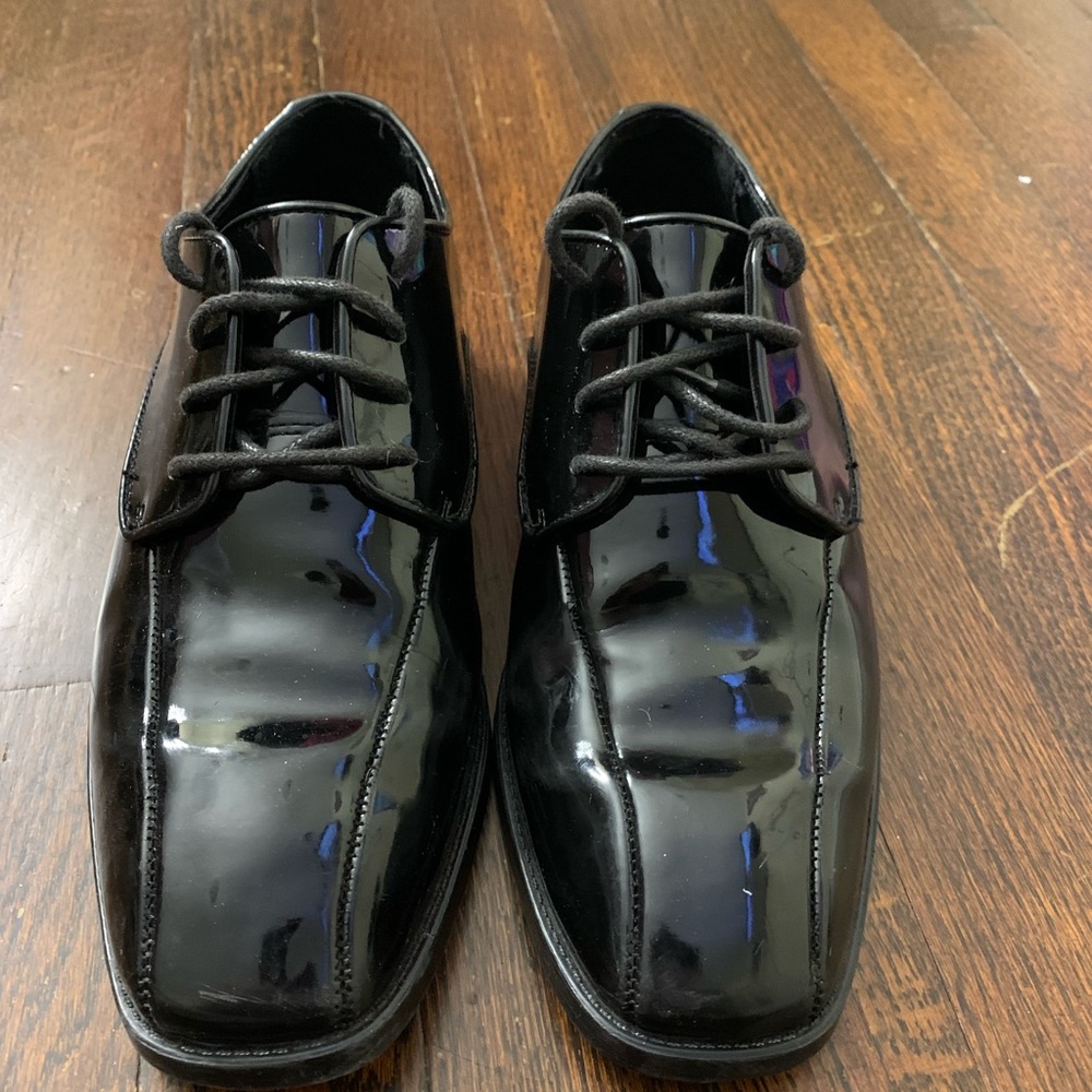 Shoes - Picture 3 of 4